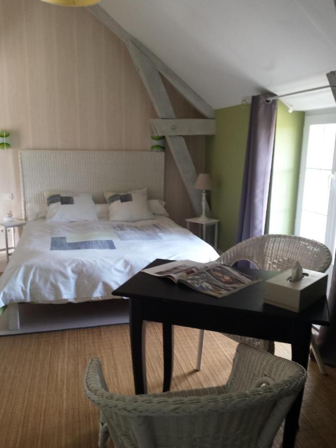 Chambres Des Rosiers Sennevieres Esterno foto
