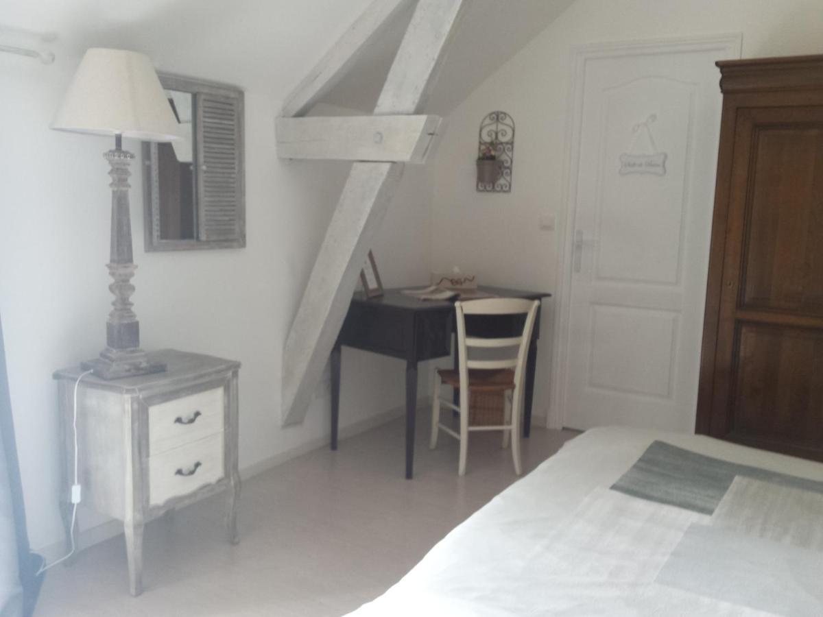 Chambres Des Rosiers Sennevieres Esterno foto