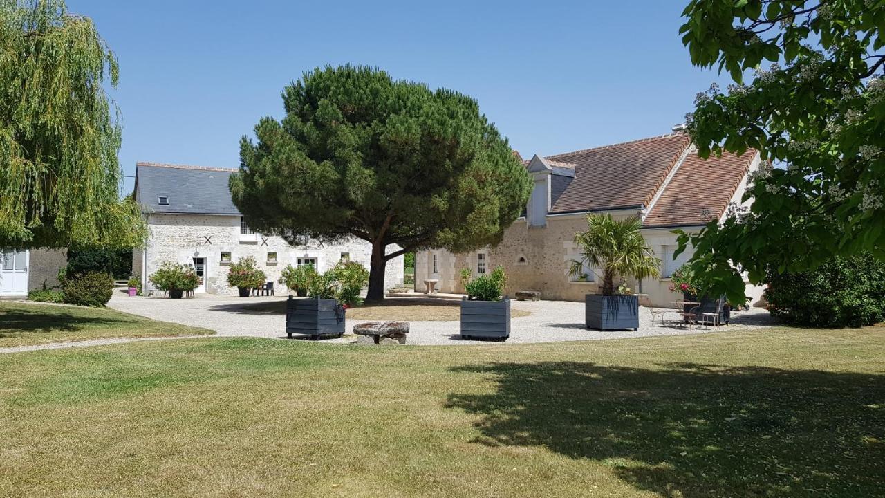 Chambres Des Rosiers Sennevieres Esterno foto